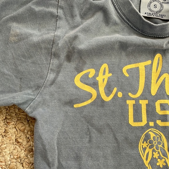 St. Thomas T-shirt- Small - Picture 4 of 5